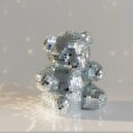 baby disco teddybär skulptur gespiegelt mosaik disco ball tierdekor