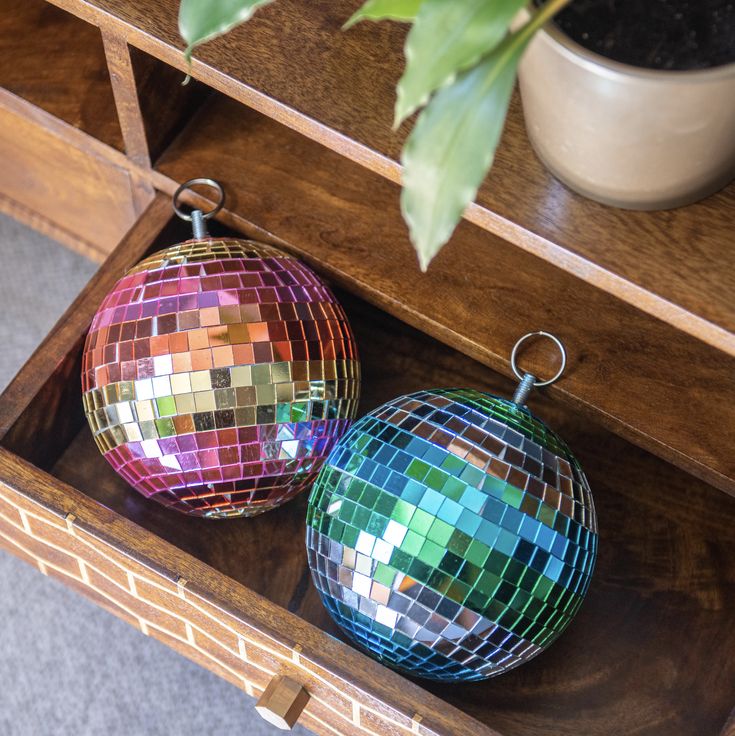 colour stripe mirror balls