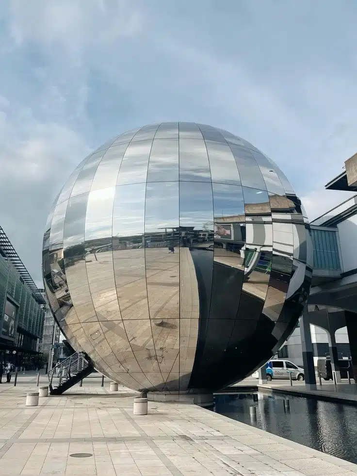 Are there any Guinness World Records for the biggest disco ball?